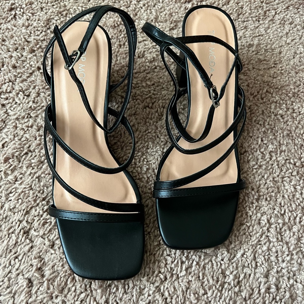 TOP MODA SQUARE TOE HEELS